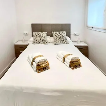 Attractive With Shared Pool 아파트