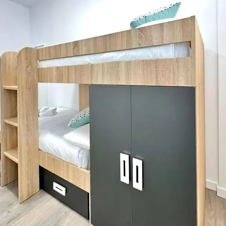 Attractive With Shared Pool Apartment *