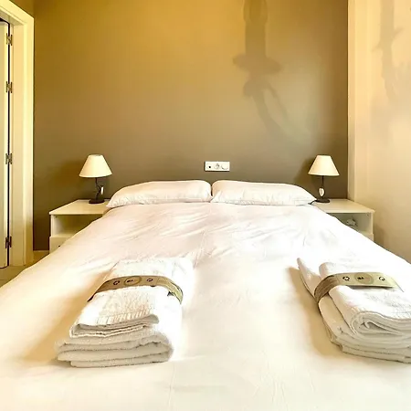 Attractive With Shared Pool Apartment *